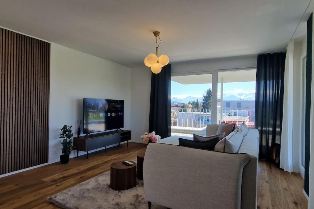 Visionary Hospitality Rothenburg, Lucerne - Premium Apartments With Free Parking, Washer, Kitchen, Terrace, 15' City ภายนอก รูปภาพ
